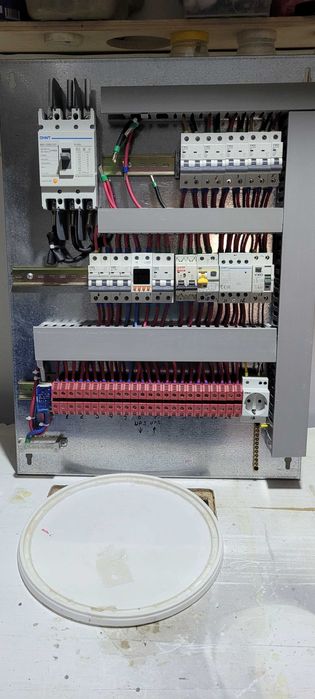 Элетрик хизмати, сборка щитов.