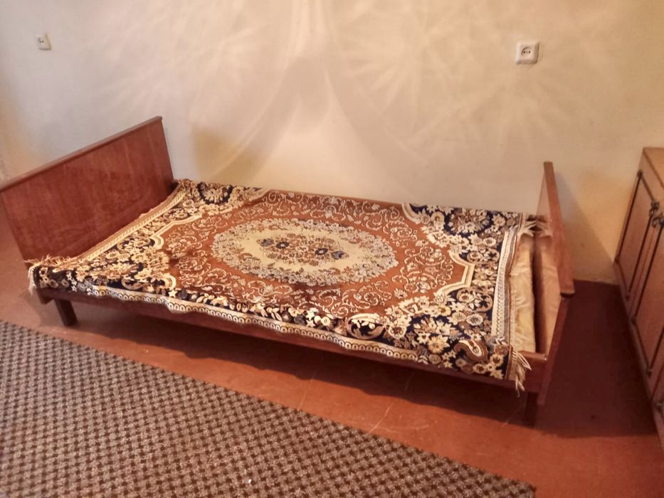 Продам кровать односпальную