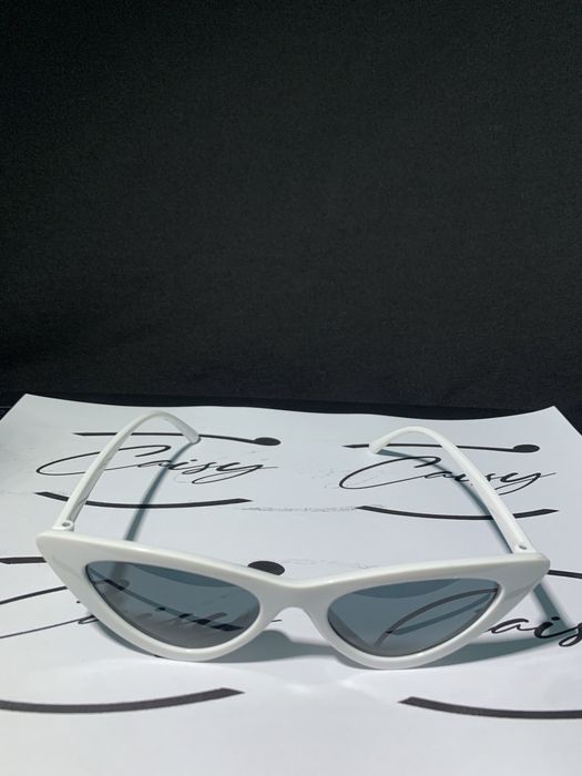 Слънчеви очила парти розови жълти червени черни бели черни