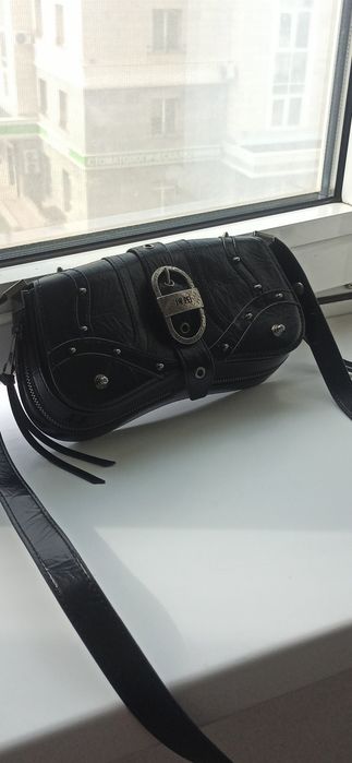 Jw pei Black, grunge