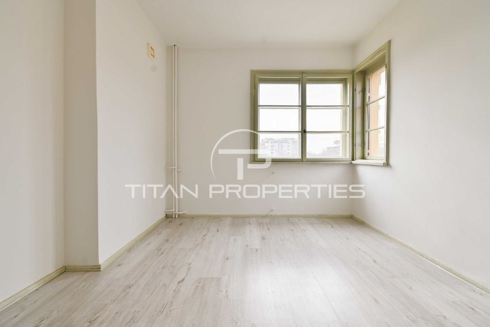 Продава се Тристаен апартамент в София, Банишора - 86 кв.м за 2530 €/кв.м - Снимка #2