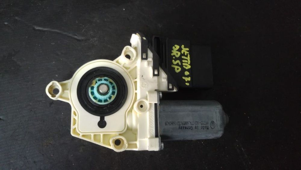 Motoras macara usa dreapta spate vw jetta 3 2004-2010 1k5839402b