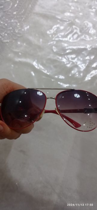 Очки солнцезащитные