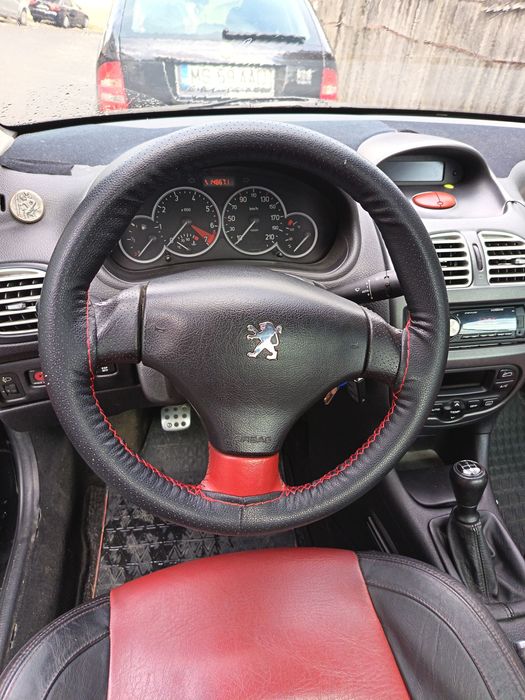 vând Peugeot 206 CC