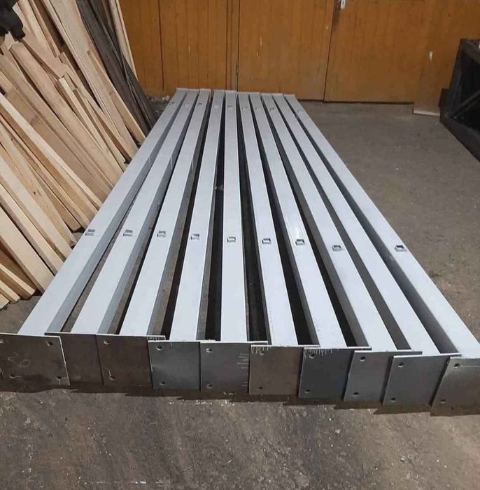 Vând hală metalica