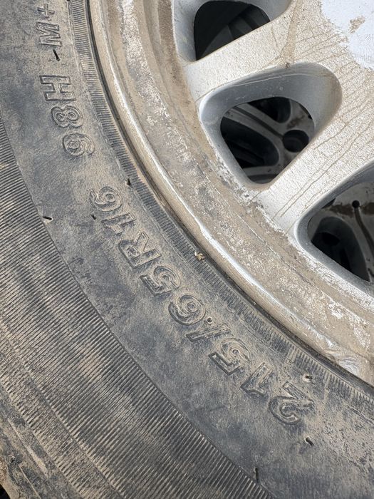 Продам  диски с резиной бмв 16 ,