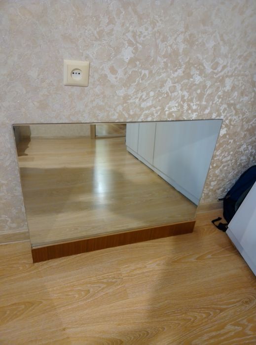 Продам зеркало в отличном состоянии.