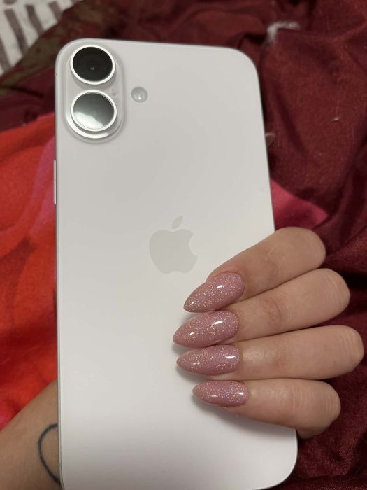 Iphone 16 plus 128GB бял