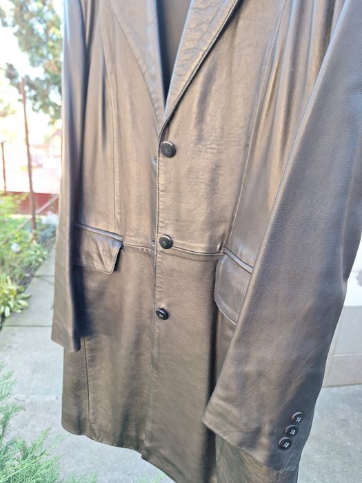 Vând haina de piele