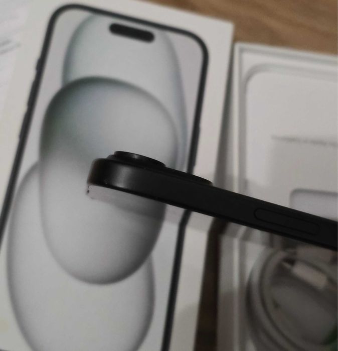 iPhone 15 • 100% Bateria • 128 GB