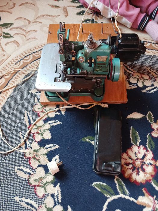 Оверлок тикув машинаси