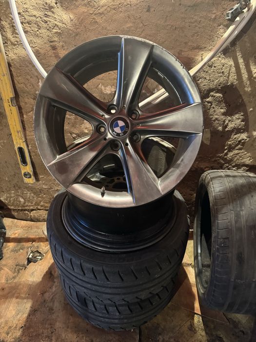 Диск с шинами 18