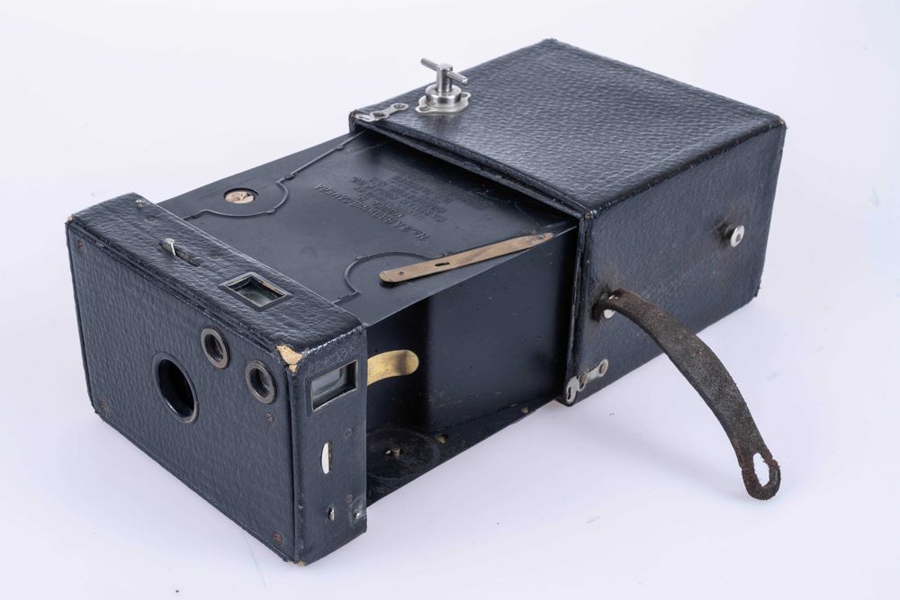 Kodak Brownie model 8 aparat foto vechi pe film