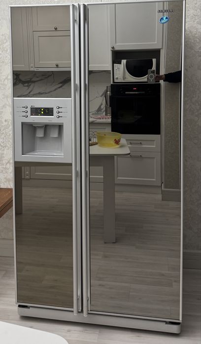 Холодильник Samsung side by side
