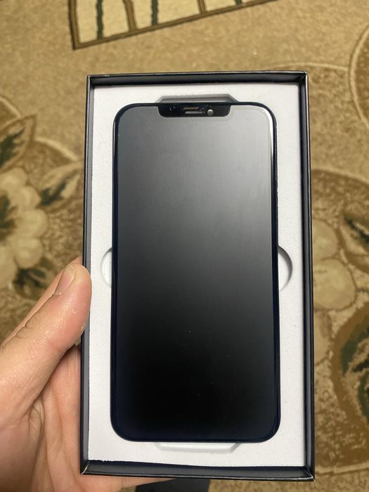 Айфон 11.         .