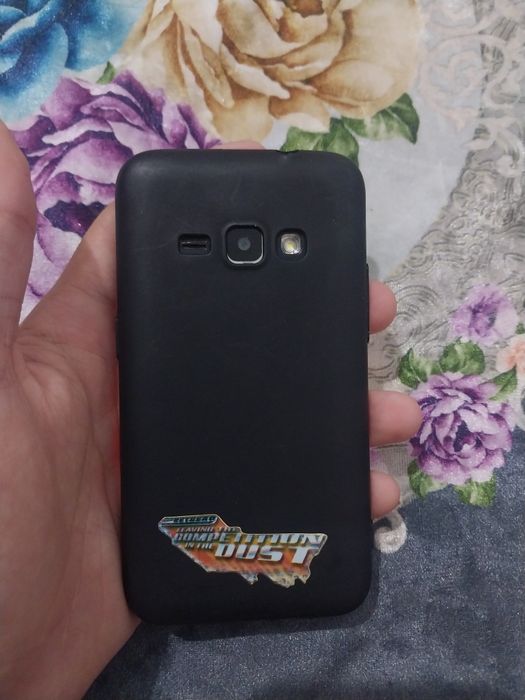 Samsung J1 (2016)