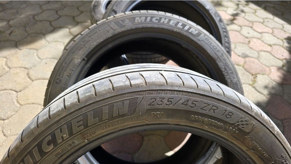 Anvelope MICHELIN Pilot Sport 4 Acoustic T0 235/45 R18 98 Y XL