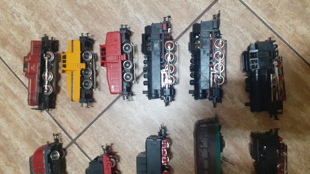 Locomotive Marklin trenulet electric scara HO