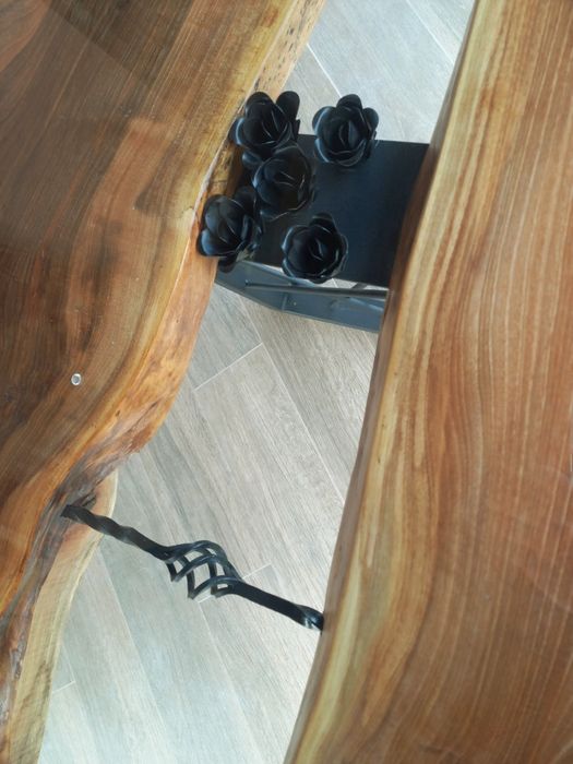 Дизайнерски ръчно изработени маси от масив орех и ковано желязо