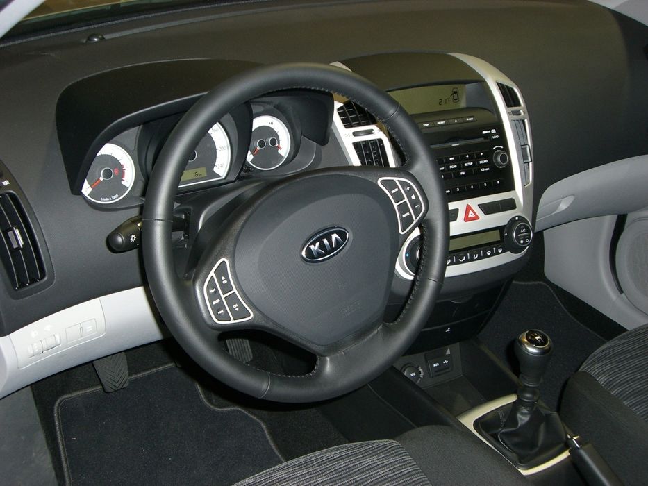 KIA Cee'd 2.0 crdi 170 cp