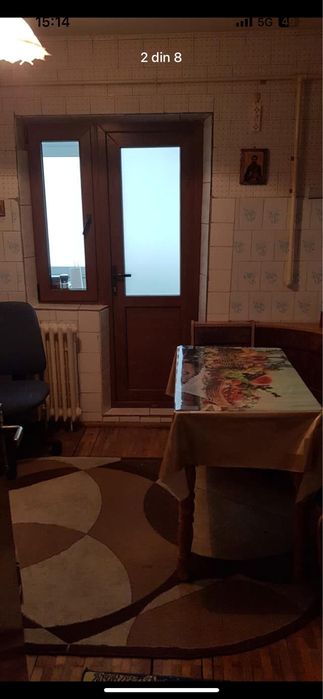 Vand apartament 3 camere..