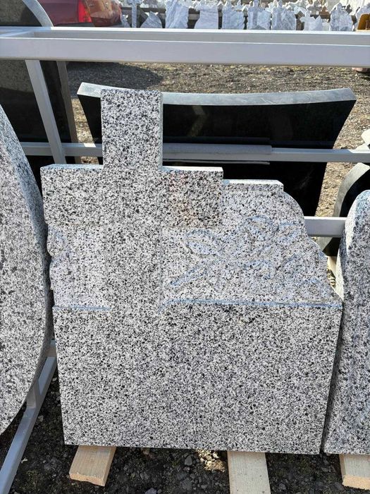 15% reducere la monumente funerare marmura si granit