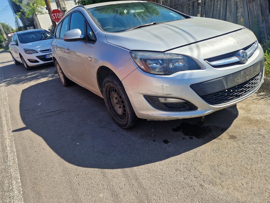 Dezmembrez astra j 1.7 DTS 110CP