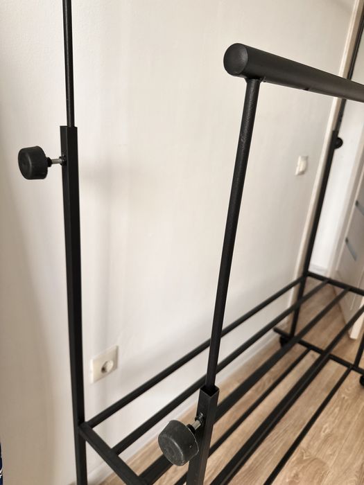 Продам новую вешалку