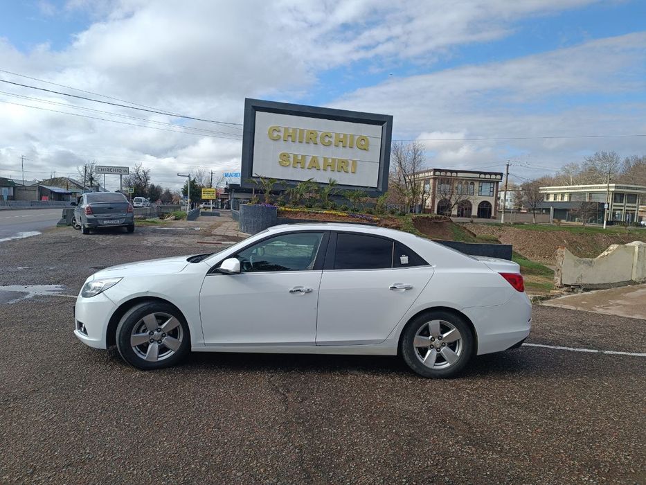 Shevrole malibu 1 sotiladi yili 2013 mexanika