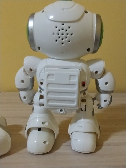 Робот с дистанционно