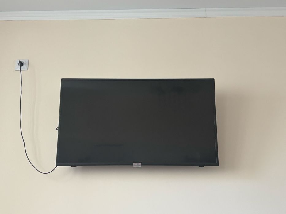 Телевизор TLC рабочий Смарт Тв