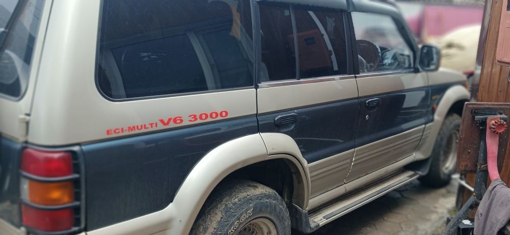 Продам Митсубиси паджеро 2
