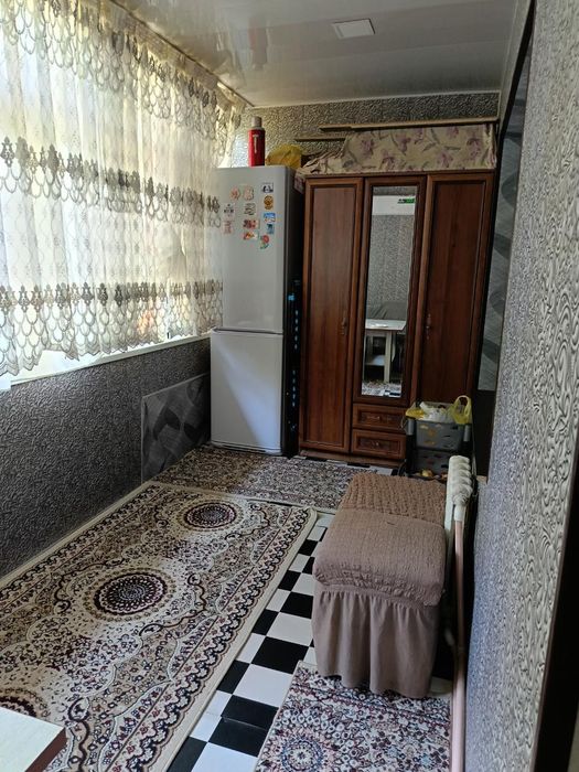 Продается трёх комнатная квартира в городе Ангрене. 5/1б 4 этаж