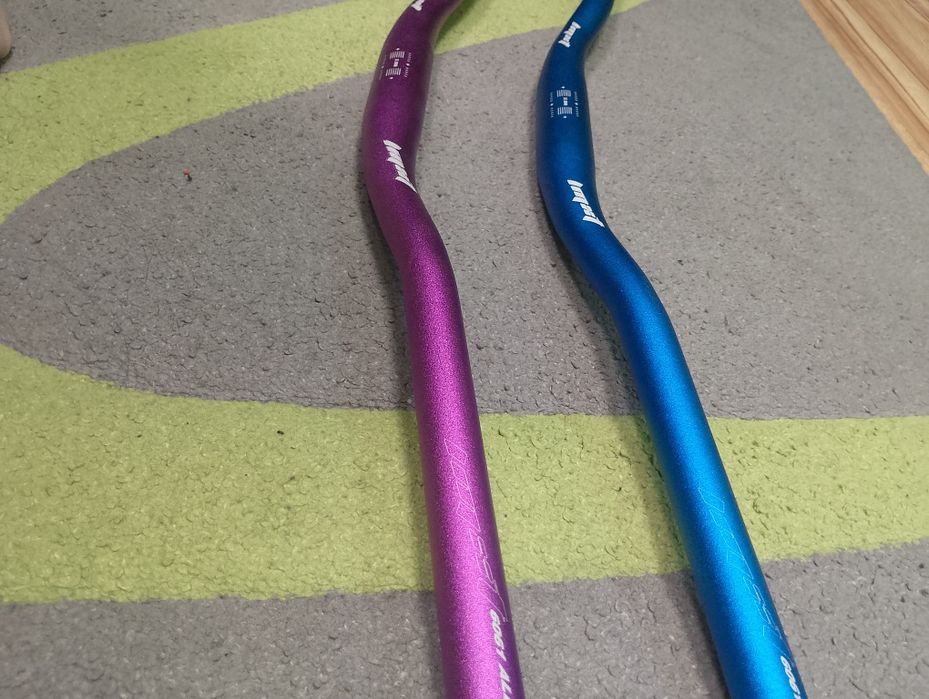 Бар/кормило за колело синьо и лилаво