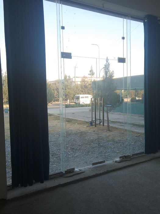 Ижарага берилади ёни ва орқасида ерлари бор