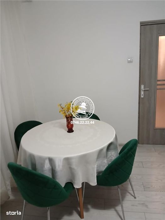 Apartament 3 camere  de vanzare  Podu Ros,