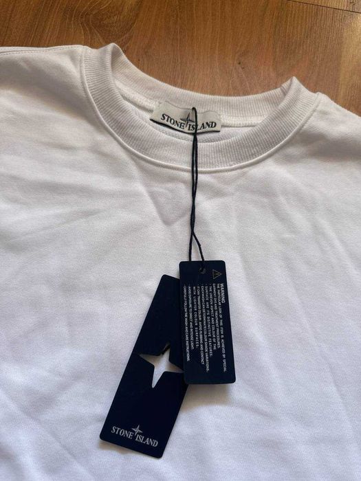 Hanorac Stone Island cu eticheta (nu Nike, Gucci, Adidas, Balenciaga)