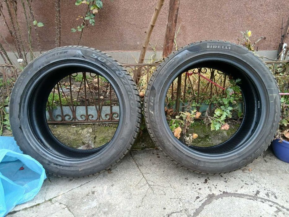 Vând anvelope iarna pirelli 245 45r18