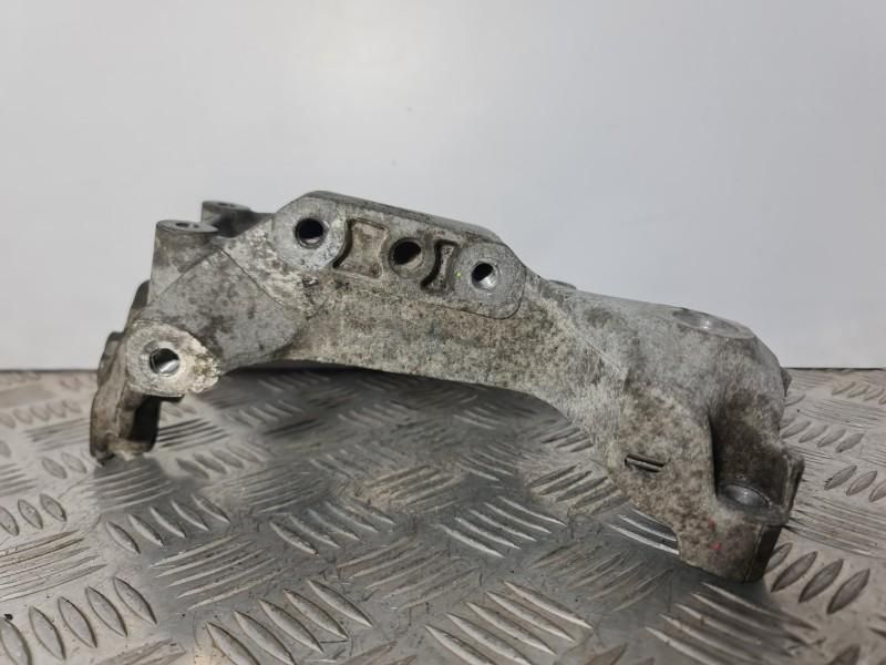 Tampon motor Opel Vivaro B 1.6 cdti