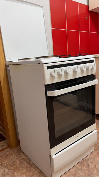 Продам электрическую плиту