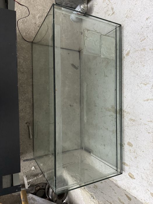 Аквариум с капак 130 литра