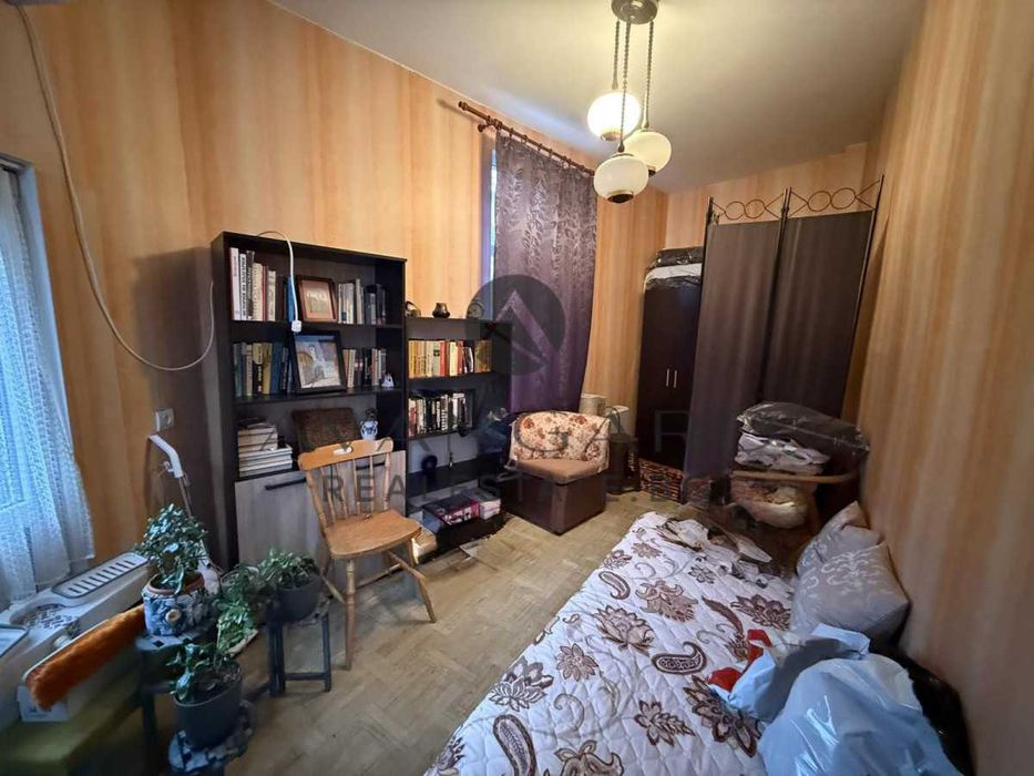 оф.25161 Обзаведен етаж от къща в Капана