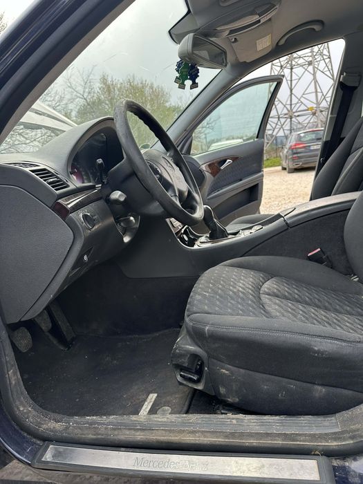 Mercedes E220 -150к.с