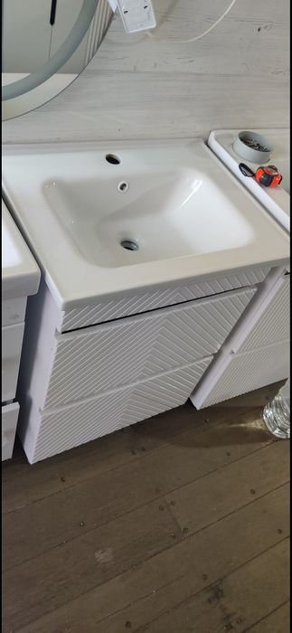 Раковина с тумбой