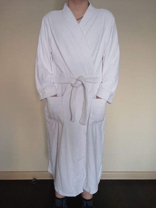 Продам новый халат белый  XL