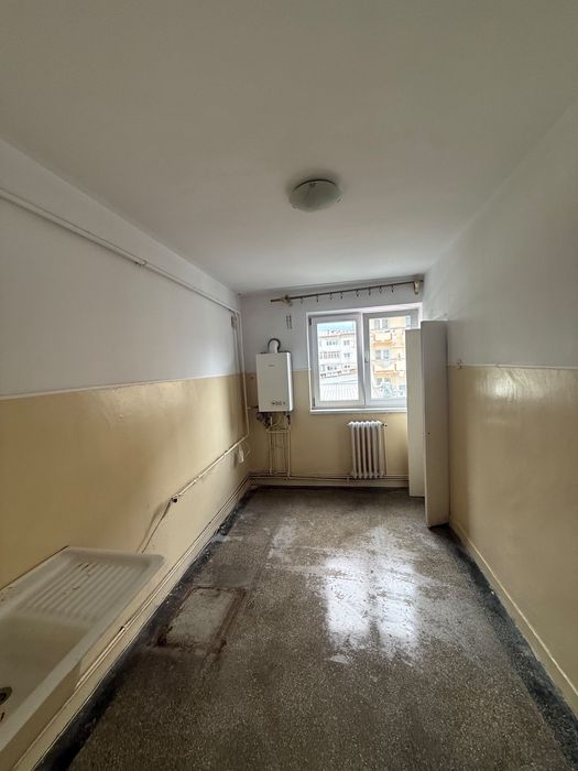Apartament de vanzare Dragasani central 3 camere