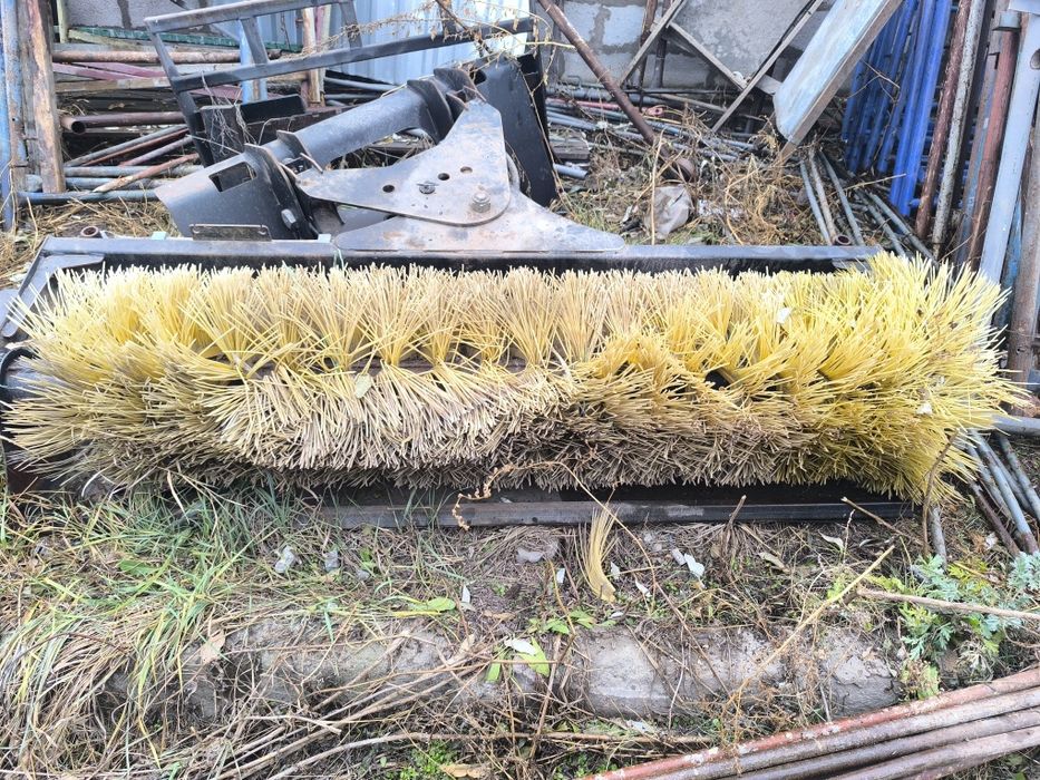 Мини погрузчик CAT 242B