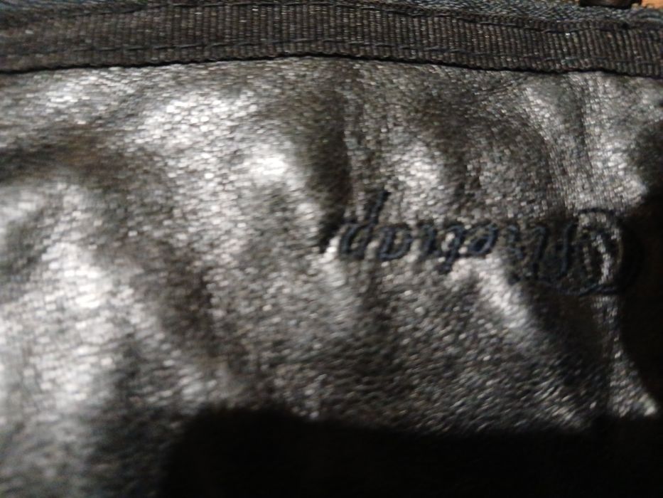 Дамско черно бутиковокожено яке