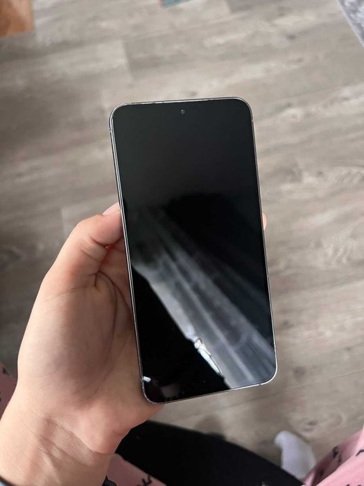 Samsung S23 128GB/8GB RAM, неразличим от нов!