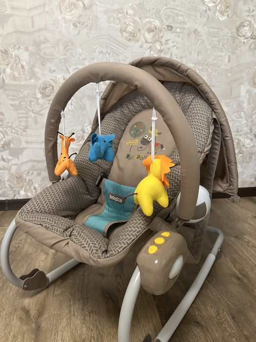 Шезлонг для малышей с рождения